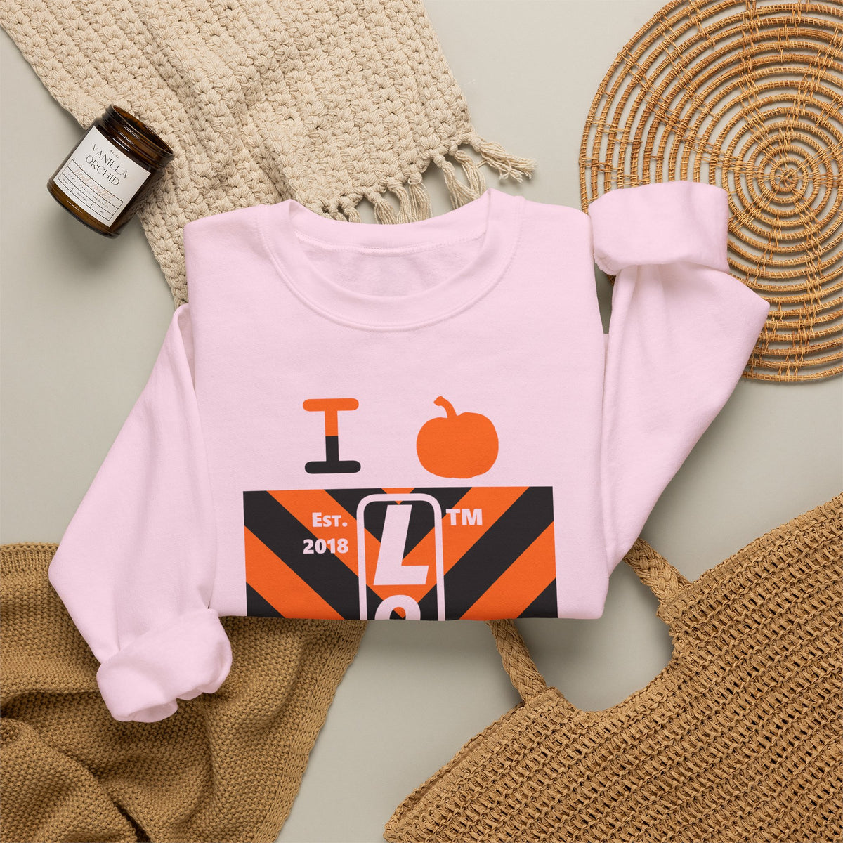 I pumpkin LongD Tag-domain negative upright downward chevron 4-print logo crewneck sweatshirt