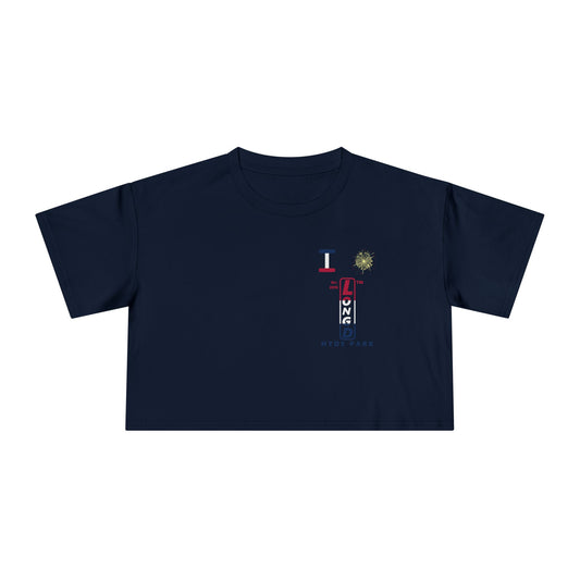I burst LongD positive horizontal 3-striped upright single-breasted Hyde Park logo crop tee