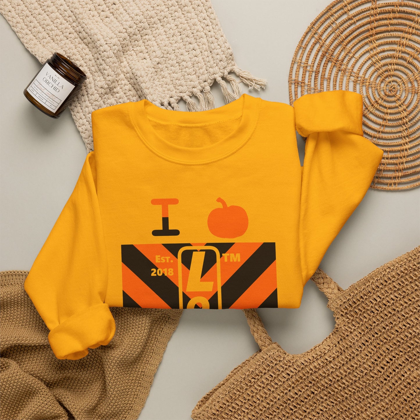 I pumpkin LongD Hyde Park negative upright downward chevron 4-print logo crewneck sweatshirt